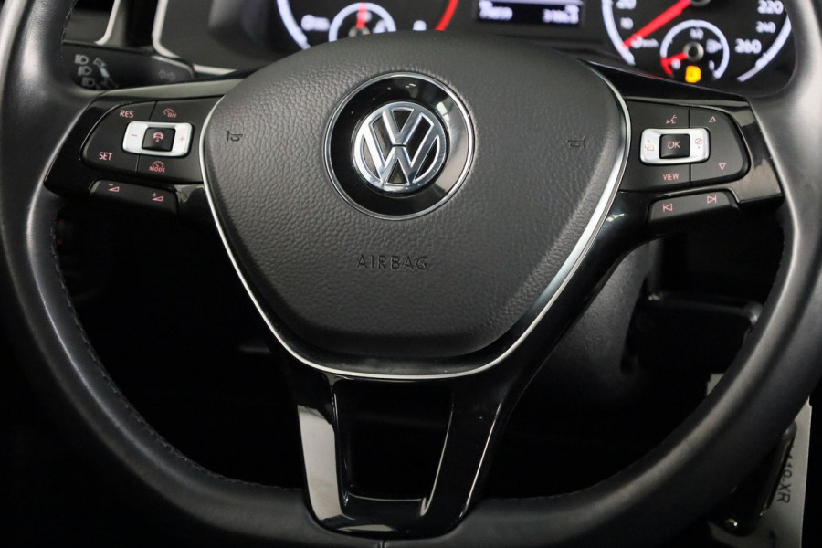 Volkswagen Polo 1.0 TSI Highline 95PK | Navigatie via app | Climate control | Trekhaak |