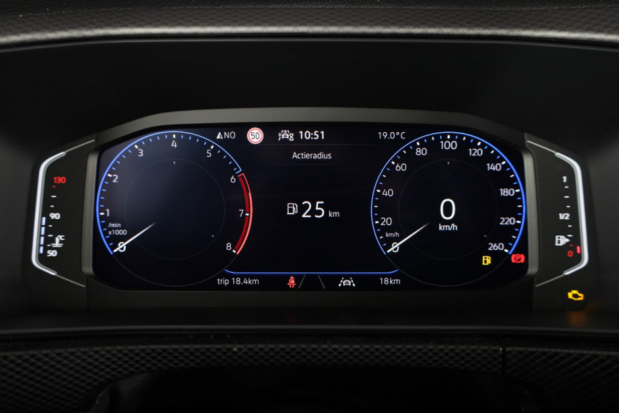 Volkswagen T-Cross 1.0 TSI Life Edition 95PK | Navigatie | Parkeersensoren | Digitaal dashboard