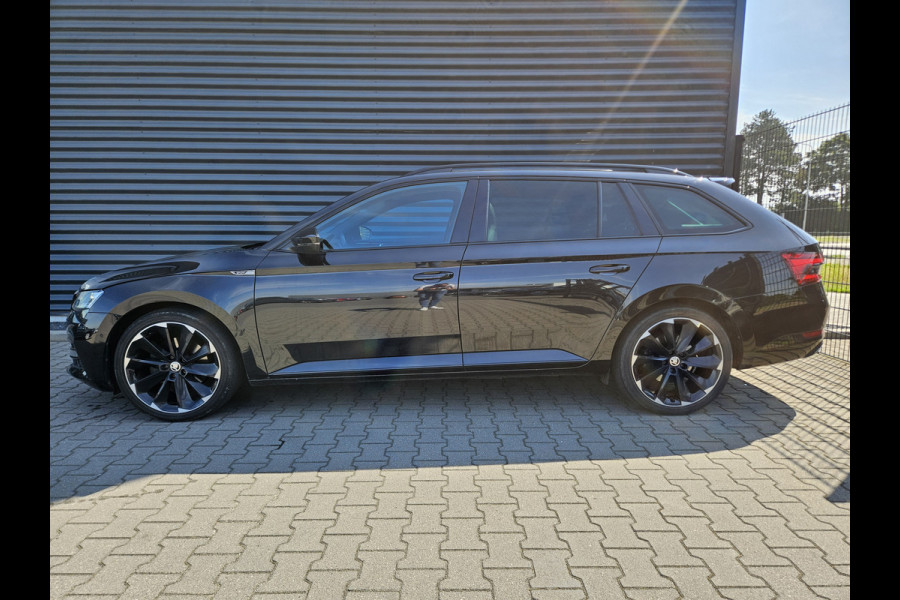 Škoda Superb Combi 1.4 TSI iV Sportline Business Plug In Hybrid PHEV | Panodak | Trekhaak af Fabriek  | Adaptive Cruise | Alcantara Sportstoelen Memory | Chrystal LED  | 19 "L.M | Stuurverwarming |