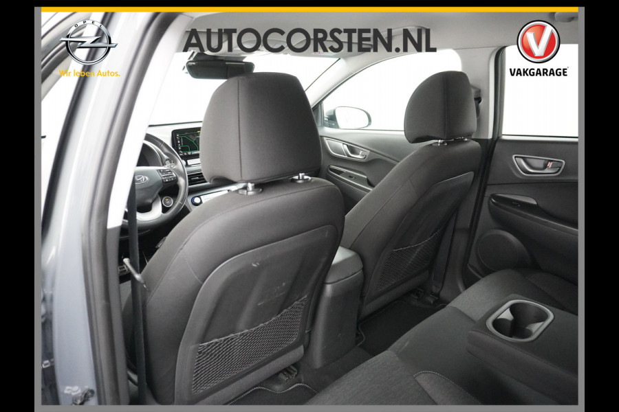 Hyundai Kona EV 64 kWh 204PK Grootste ACCU 3d-Navi Camera Apple Carplay DAB Android PDC Warmtepomp Lane-assist+Waarsch. Adaptive-CruiseContro Fashion Connected Services Elektr.Ramen+Spiegels Licht+Regensensor ACC HuD ETMS Priv.Glas ESP Vermoeidheids-herk. Botswaarsch. AEB ASR ESP nieuw 43000 euro enorm Elektr. Bereik !