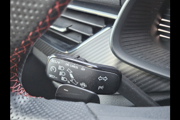 Škoda Kamiq 1.5 TSI ACT Monte Carlo 150pk DSG | Panodak | Trekhaak af Fabriek | Camera | Sportstoelen Verwarmd | LED | Apple Carplay | Navi Full Map |