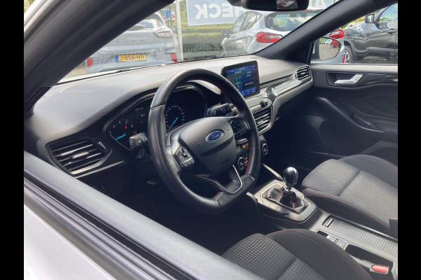 Ford FOCUS Wagon 1.0 EcoBoost ST Line Business 125pk/92kW 6-bak | Trekhaak | Winter Pack | Privacy Glass | LED | Navigatie | Carplay | etc. etc.