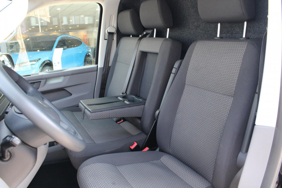 Volkswagen Transporter 2.0 TDI L2H1 110pk 28 Comfortline | 20 Inch Lichtmetalen Wielen | Trekhaak | Achteruitrijcamera | Carplay | Cruise Control |