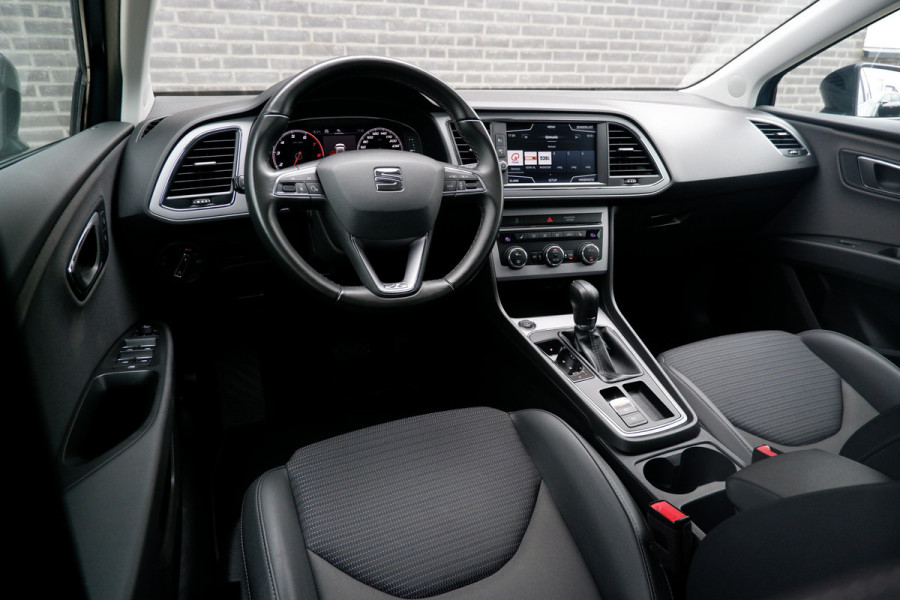 Seat León ST 1.5 TSI Xcellence Afn. trekhaak | Virtual | LED | Navi | PDC | Carplay | Clima