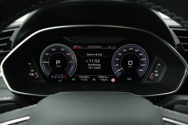 Audi Q3 45 TFSIe S-line | Leder | Carplay | Trekhaak | Stoelverwarming | Keyless | Bang & Olufsen | Navigatie | PDC | Dodehoek detectie | Climate control | Cruise control