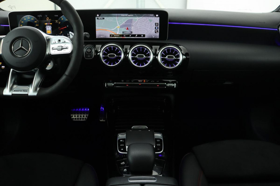 Mercedes-Benz A-Klasse AMG 35 4Matic Night | Panoramadak | Carplay | Widescreen | Stoelverwarming | Burmester | 360 camera | Sfeerverlichting | Matrix LED