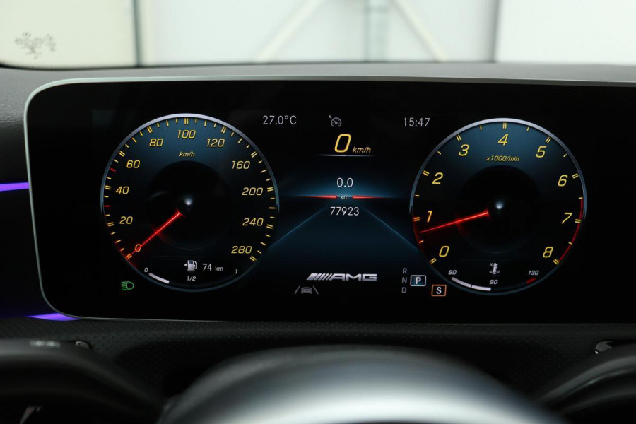 Mercedes-Benz A-Klasse AMG 35 4Matic Night | Panoramadak | Carplay | Widescreen | Stoelverwarming | Burmester | 360 camera | Sfeerverlichting | Matrix LED