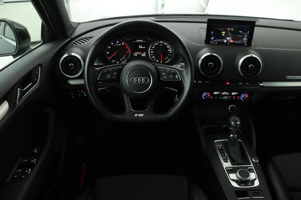 Audi A3 30 TFSI Sport S Line Edition | Navigatie | Full LED | Sportstoelen | Half leder | Climate control | Getint glas | Cruise control