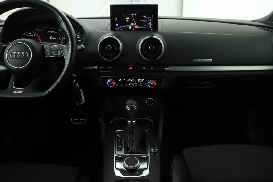 Audi A3 30 TFSI Sport S Line Edition | Navigatie | Full LED | Sportstoelen | Half leder | Climate control | Getint glas | Cruise control