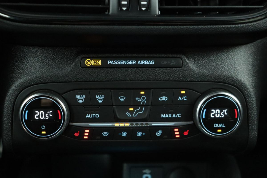 Ford Focus 1.5 EcoBoost ST-Line | Stoel & stuurverwarming | Trekhaak | Carplay | Full LED | Keyless | Navigatie | Climate control
