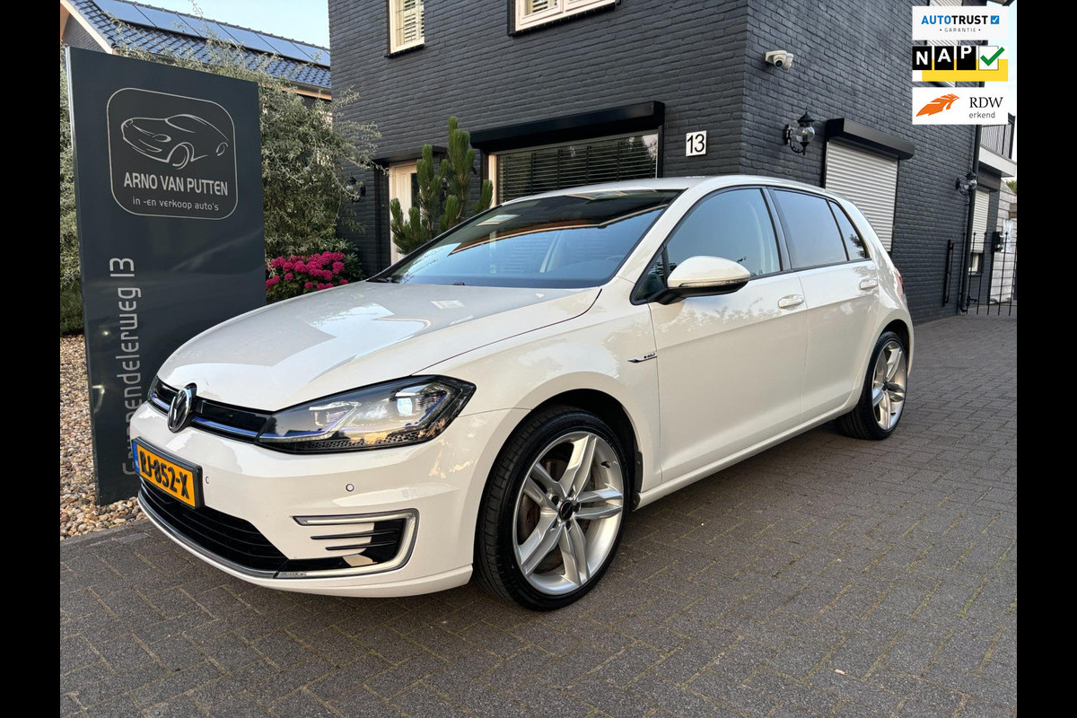 Volkswagen e-Golf E-Golf / Xenon Led / 18 inch velgen