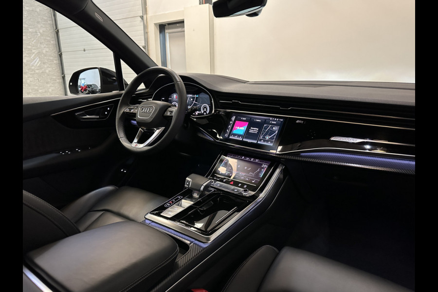 Audi Q7 55 V6 TFSIe S-LINE | Carbon | Panorama | RS Uitlaattips | Head-Up | ACC | Voll. Leder | Keyless-Go | Trekhaak 3500kg | Luchtvering | Tour-Pakket | Matrix-LED | Virtual-Cockpit | Carplay | Camera | DAB | Keyless-Go | 3-Zone Clima | Lane Assist. Rijklaarprijs incl Service en Bovag Garantie.