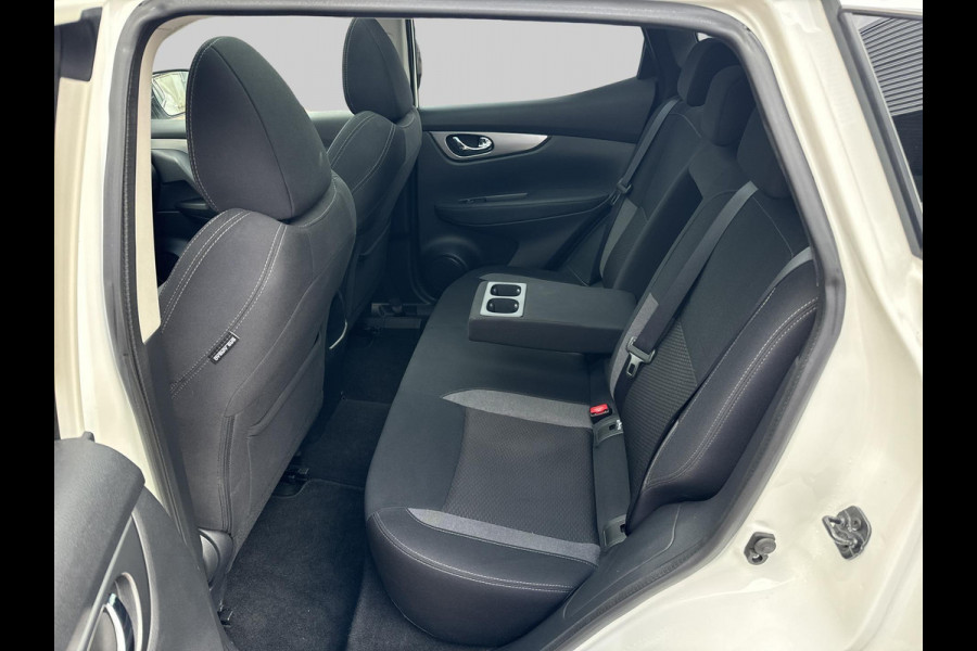 Nissan QASHQAI 1.3 DIG-T N-Connecta | 140PK | navigatie | panoramadak | trekhaak