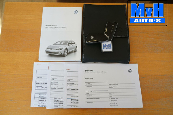 Volkswagen Golf 1.5 eTSI R-Line|PANO|H/K|IQ|KEYLESS|NAP