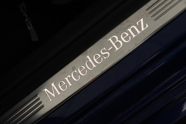 Mercedes-Benz C-Klasse 180 AMG Night | Panoramadak | Leder | Stoelverwarming | Carplay | 360 camera | Sfeerverlichting | Cruise control | Park Assist
