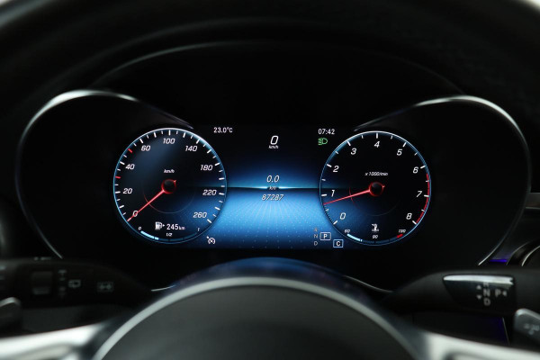 Mercedes-Benz C-Klasse 180 AMG Night | Panoramadak | Leder | Stoelverwarming | Carplay | 360 camera | Sfeerverlichting | Cruise control | Park Assist