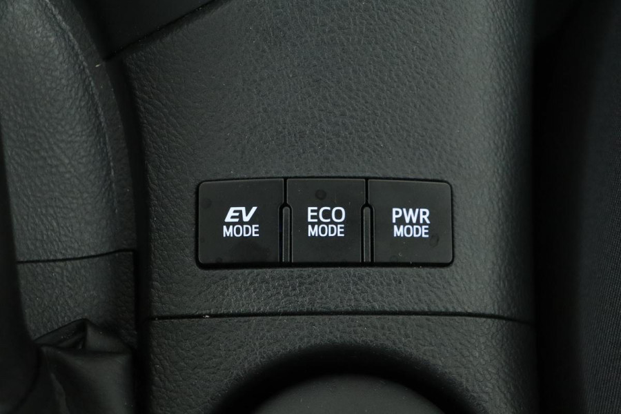 Toyota Auris 1.8 Hybride Dynamic Go | Dealer onderhouden | 1e eigenaar | Camera | Navigatie | Keyless | Climate control | DAB | Cruise control
