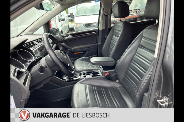Volkswagen Touran 2.0 TDI SCR Highline,navi,leer,camera,stoelverw,dodehoek,apple car play