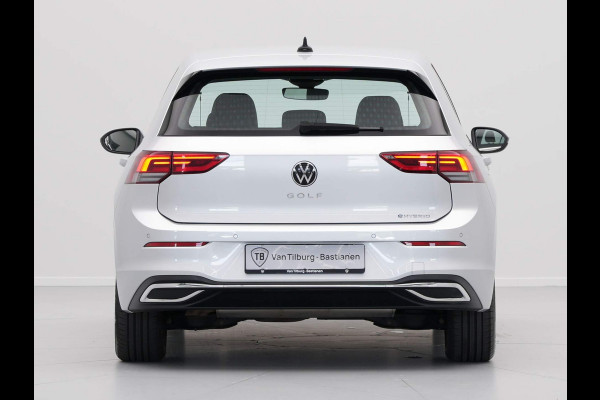 Volkswagen Golf 1.4 eHybrid 204pk Style Navigatie Pdc Acc Stoelverwarming 109