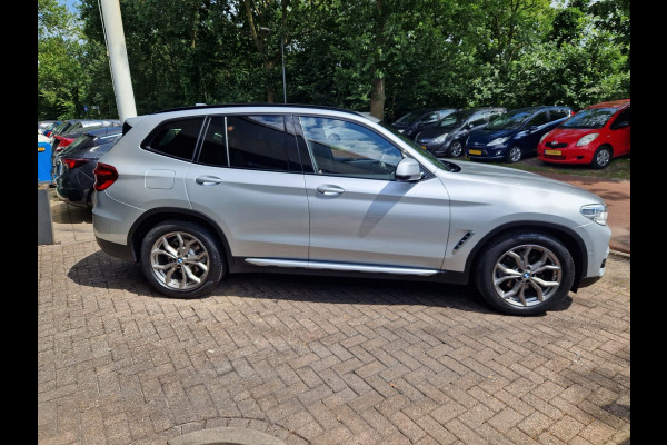 BMW X3 SDrive20i Launch Edition High Executive | AUTOMAAT | NL AUTO | PANO DAK | LEDER | DIGI COCKPIT | CAMERA | 12 MND GARANTIE |