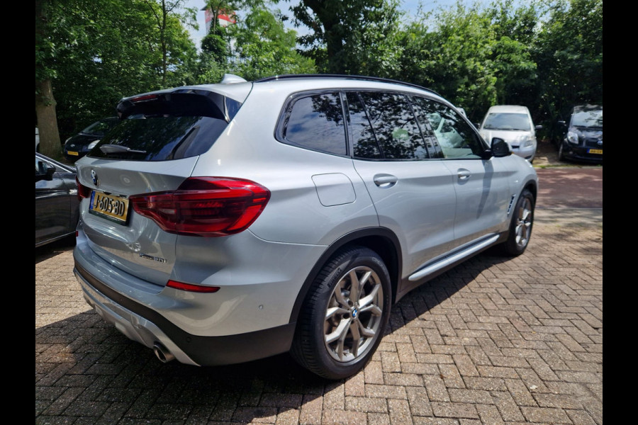 BMW X3 SDrive20i Launch Edition High Executive | AUTOMAAT | NL AUTO | PANO DAK | LEDER | DIGI COCKPIT | CAMERA | 12 MND GARANTIE |