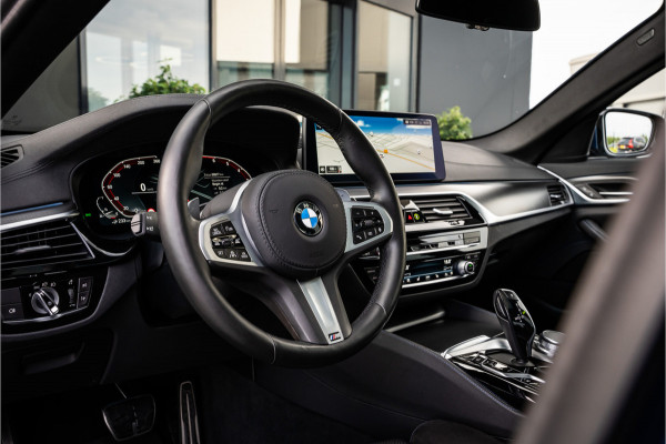 BMW 5 Serie 530e xDrive High Executive M-Sport - Schuifdak | HUD | 360 Camera | HUD | ACC