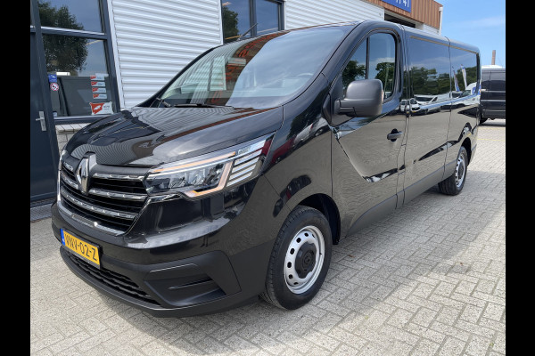 Renault Trafic 2.0 dCi 130pk T30 L2H1 Comfort / vaste prijs rijklaar € 22.950 ex btw / lease vanaf € 410 / zwart metallic / airco / cruise / pdc achter / 3 persoons / euro 6 diesel !