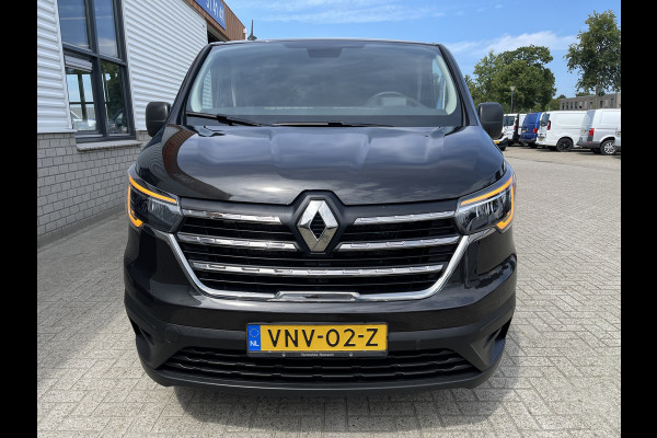 Renault Trafic 2.0 dCi 130pk T30 L2H1 Comfort / vaste prijs rijklaar € 22.950 ex btw / lease vanaf € 410 / zwart metallic / airco / cruise / pdc achter / 3 persoons / euro 6 diesel !