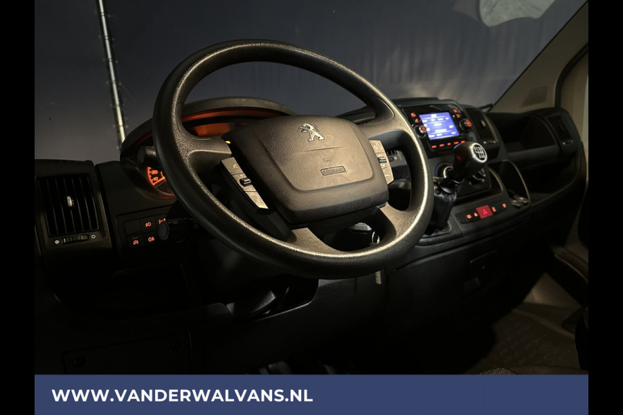 Peugeot Boxer 2.2BlueHDi 165pk L2H2 Glasresteel Euro6 Airco | Imperiaal | Camera | Navigatie Cruisecontrol, Parkeersensoren, Bijrijdersbank