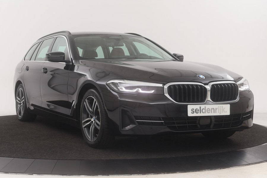 BMW 5 Serie 530e High Executive | Adaptive cruise | Stoel & stuurverwarming | Trekhaak | Sportstoelen | Carplay | Sfeerverlichting | Camera | Navigatie | Leder