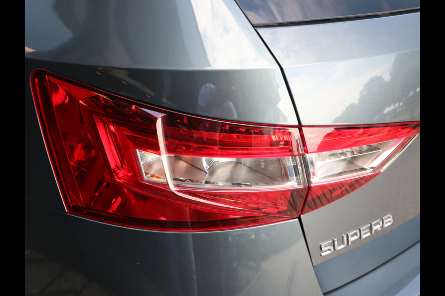 Škoda Superb Combi 1.5 TSI ACT Business Edition AUT. / Matrix LED