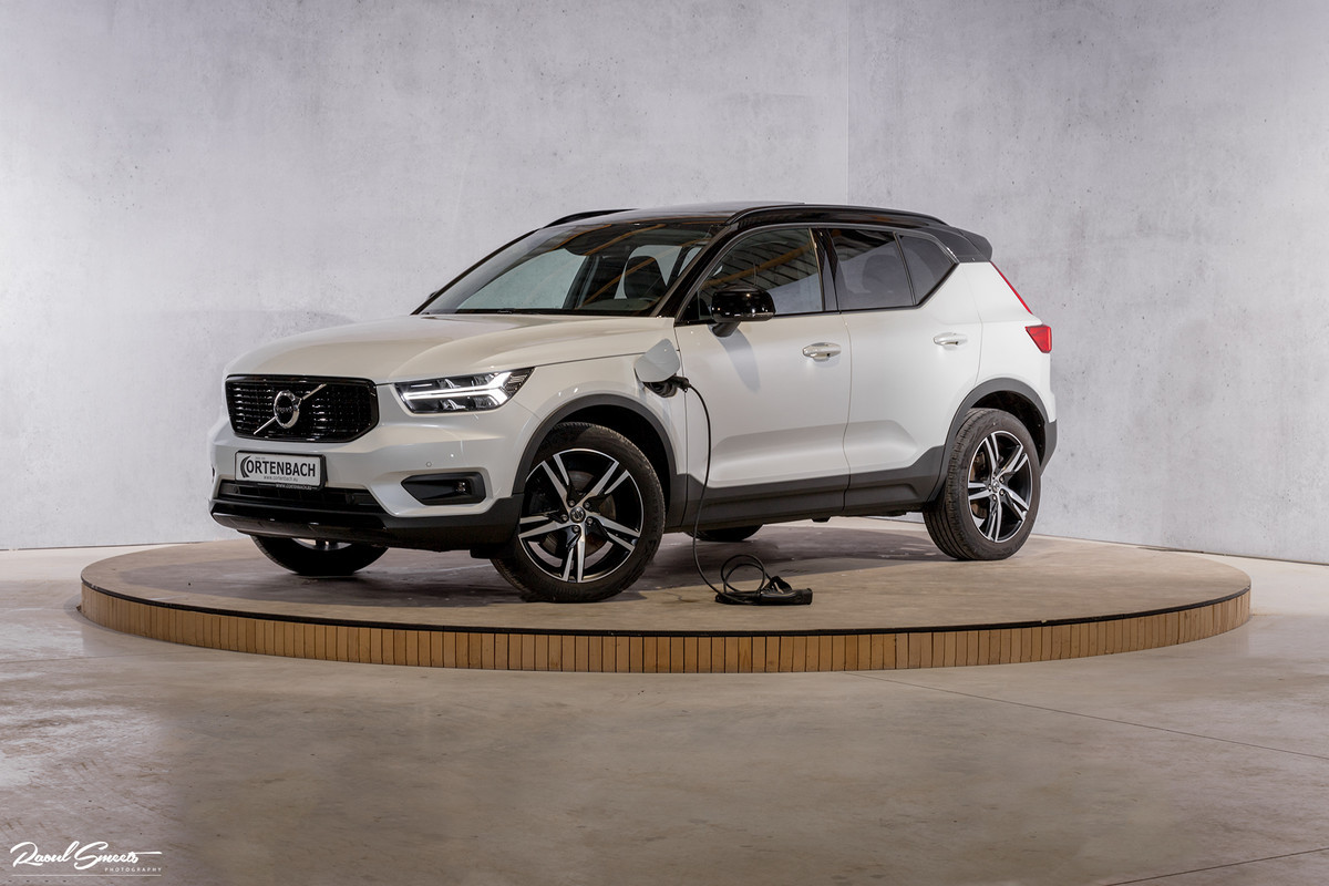 Volvo XC40 1.5 T4 Recharge R-Design Expression | Panorama | Memory-stoelen | Camera