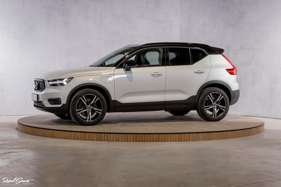 Volvo XC40 1.5 T4 Recharge R-Design Expression | Panorama | Memory-stoelen | Camera