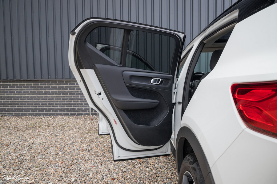 Volvo XC40 1.5 T4 Recharge R-Design Expression | Panorama | Memory-stoelen | Camera