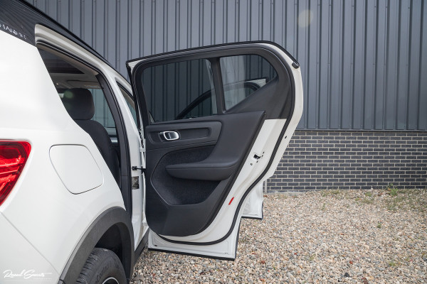 Volvo XC40 1.5 T4 Recharge R-Design Expression | Panorama | Memory-stoelen | Camera