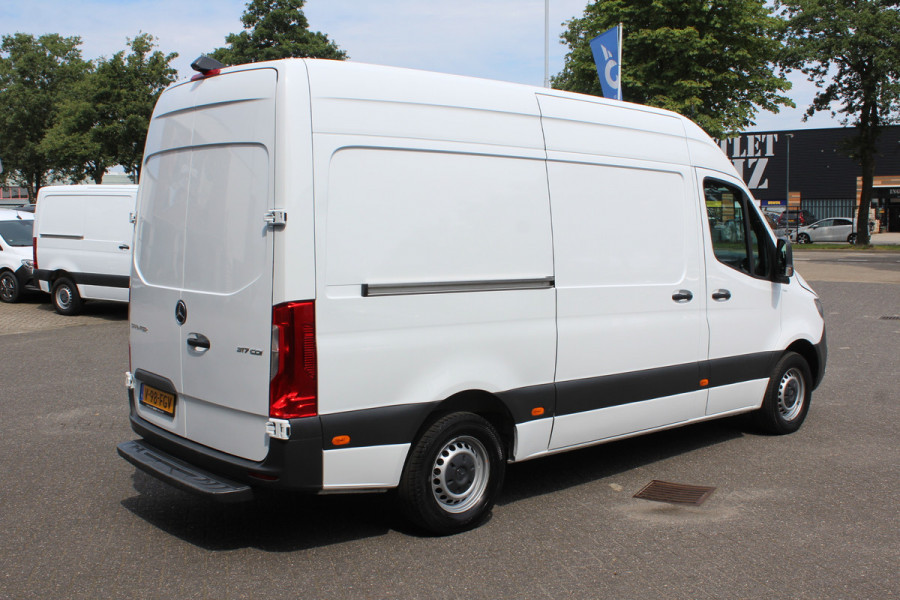 Mercedes-Benz Sprinter 317 CDI L2H2 RWD MBUX met camera, Airbag bijrijder, Etc.