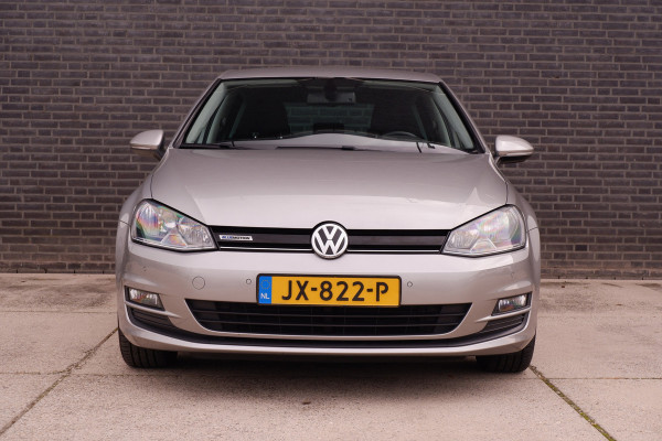 Volkswagen Golf 1.0 TSI Connected Series | Navi | Carplay | Camera | PDC | DAB | Clima | NAP