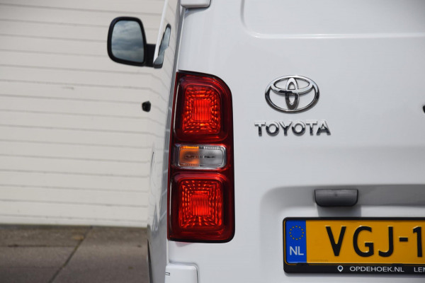 Toyota ProAce Worker 2.0 D-4D Black Line Automaat / Leer / Spoiler / Sidebars / Trekhaak