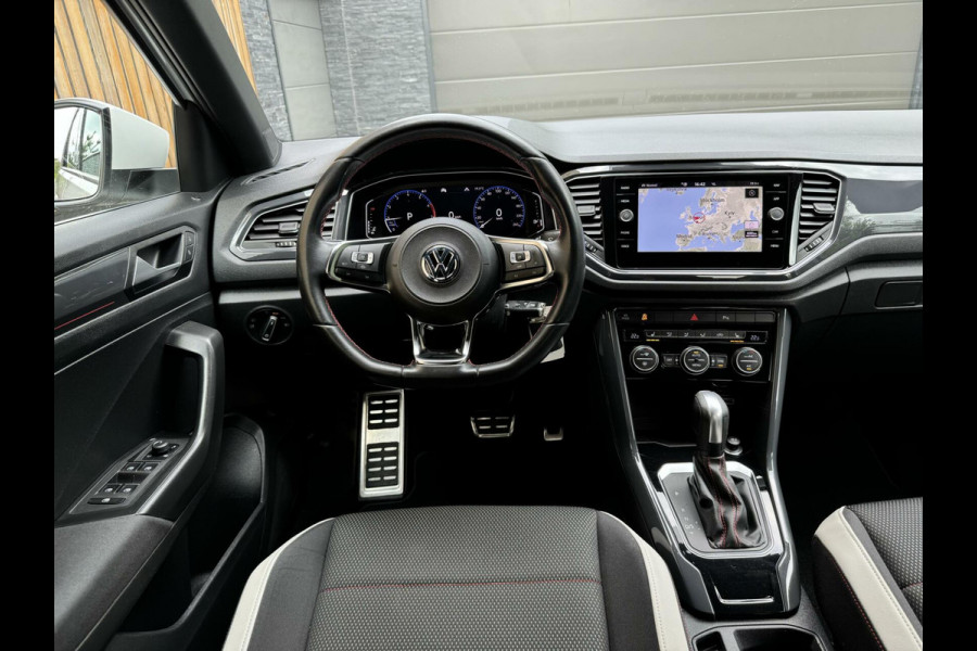 Volkswagen T-Roc 1.5 TSI Sport Business R DSG | Navi | LED | Digitale Cockpit | Apple Carplay | Privacy glass | Parkeersensoren voor en achter