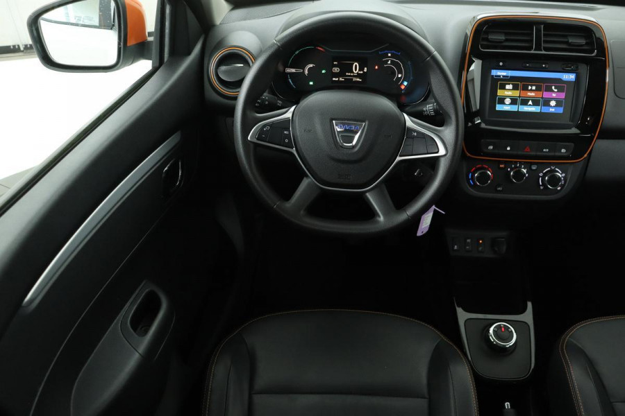 Dacia Spring Comfort Plus 27 kWh | Leder | Carplay | Camera | Navigatie | PDC | Airco | Cruise control | Bluetooth