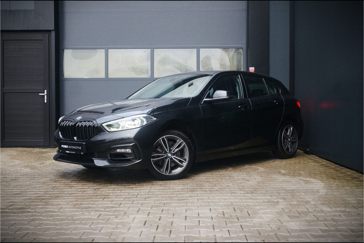 BMW 1-serie 118i Executive Ed. Sport | Virtual Dash | Apple Carplay | Leer | Led | Keyless | Stoelverwarming | PDC | Shadow Line | Automaat | Sport Stoel/Stuur | BTW | Aut. Airco | Cruise Control |