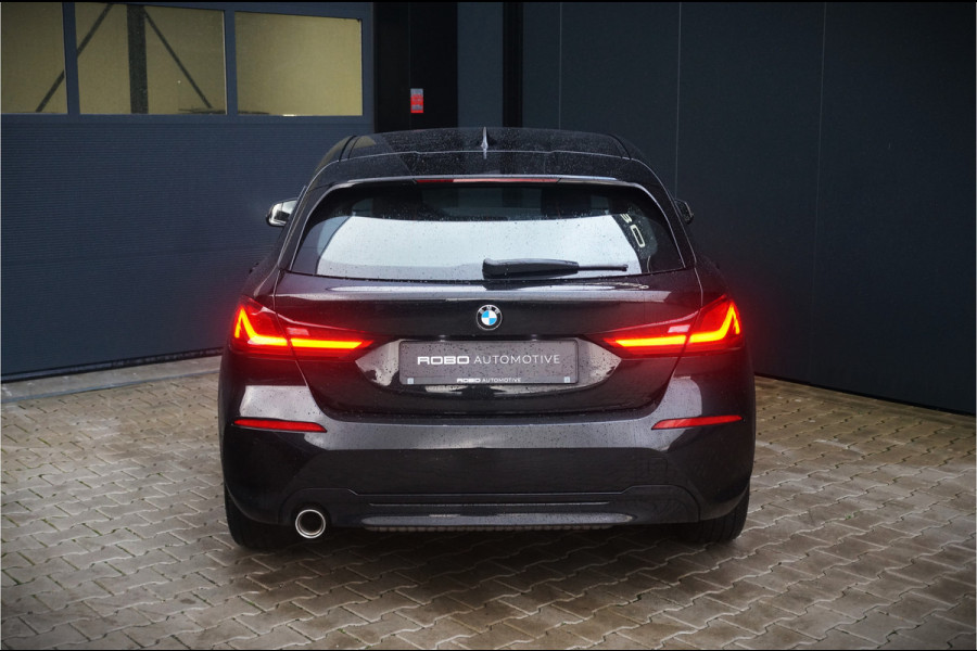 BMW 1-serie 118i Executive Ed. Sport | Virtual Dash | Apple Carplay | Leer | Led | Keyless | Stoelverwarming | PDC | Shadow Line | Automaat | Sport Stoel/Stuur | BTW | Aut. Airco | Cruise Control |