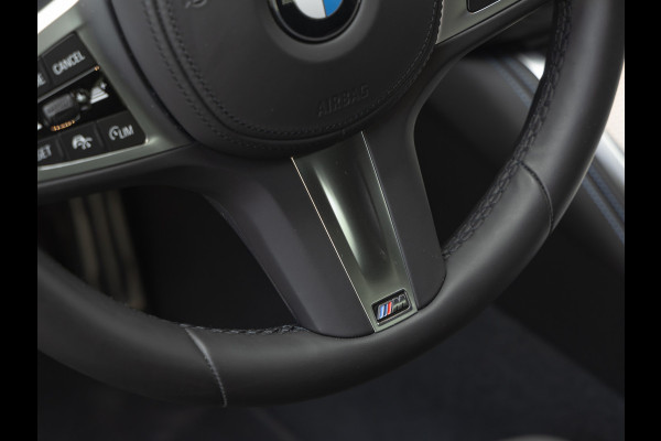 BMW 2 Serie Coupé 220i M-Sport - Widescreen - ACC - Hifi - 19 inch