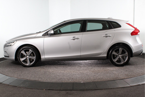 Volvo V40 2.0 150 PK T3 Nordic+ (Orig. NL) | Cruise | Stoelverwarming | PDC | NAV | ECC | LM 17" | LED |