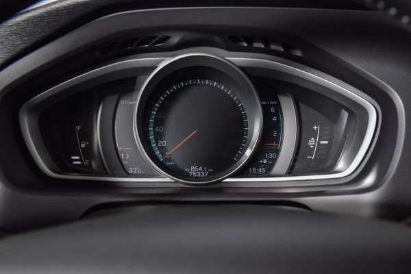 Volvo V40 2.0 150 PK T3 Nordic+ (Orig. NL) | Cruise | Stoelverwarming | PDC | NAV | ECC | LM 17" | LED |