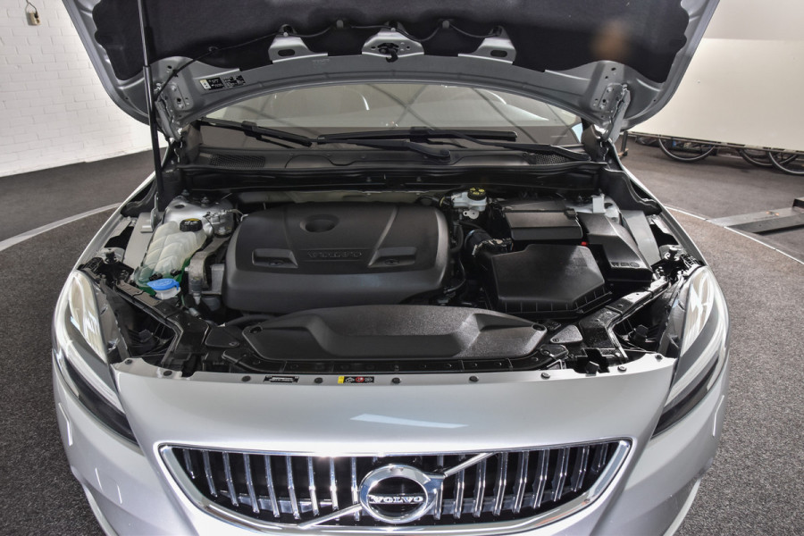 Volvo V40 2.0 150 PK T3 Nordic+ (Orig. NL) | Cruise | Stoelverwarming | PDC | NAV | ECC | LM 17" | LED |