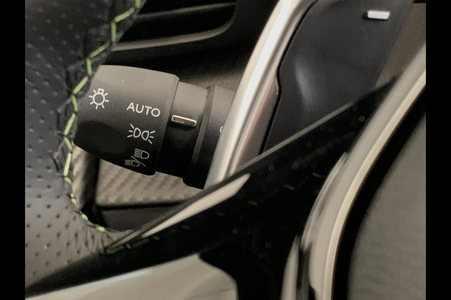 Peugeot 2008 1.2 Hybrid 136 GT | 360° camera | Navigatie | Cruise Control Adaptief | Keyless | Draadloze Apple Carplay-Android Auto |