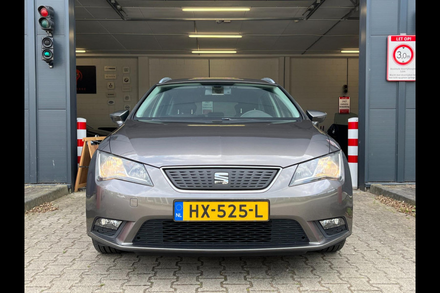 Seat León ST 1.0 EcoTSI Style Connect / NAP / NWE BEURT + APK + REMMEN / 2E EIGENAAR / TREKHAAK / CARPLAY / CRUISE / NAVI / SENSOR