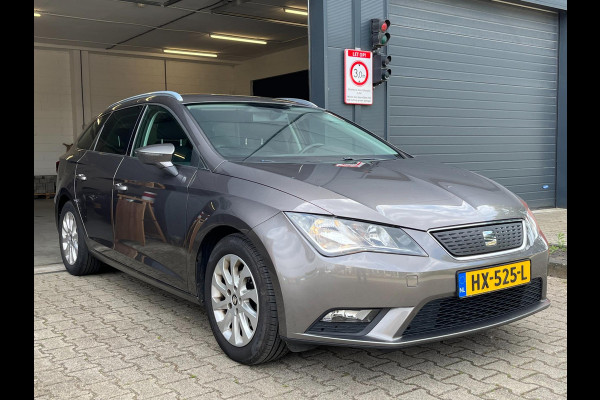 Seat León ST 1.0 EcoTSI Style Connect / NAP / NWE BEURT + APK + REMMEN / 2E EIGENAAR / TREKHAAK / CARPLAY / CRUISE / NAVI / SENSOR