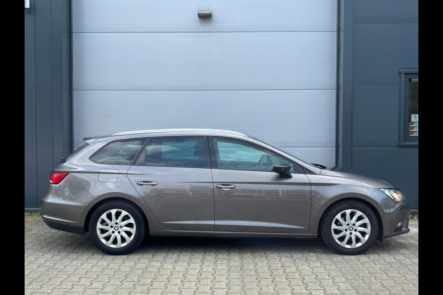 Seat León ST 1.0 EcoTSI Style Connect / NAP / NWE BEURT + APK + REMMEN / 2E EIGENAAR / TREKHAAK / CARPLAY / CRUISE / NAVI / SENSOR